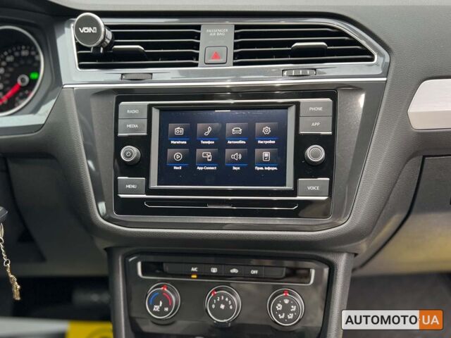 Чорний Фольксваген Тігуан, об'ємом двигуна 2 л та пробігом 37 тис. км за 25800 $, фото 10 на Automoto.ua