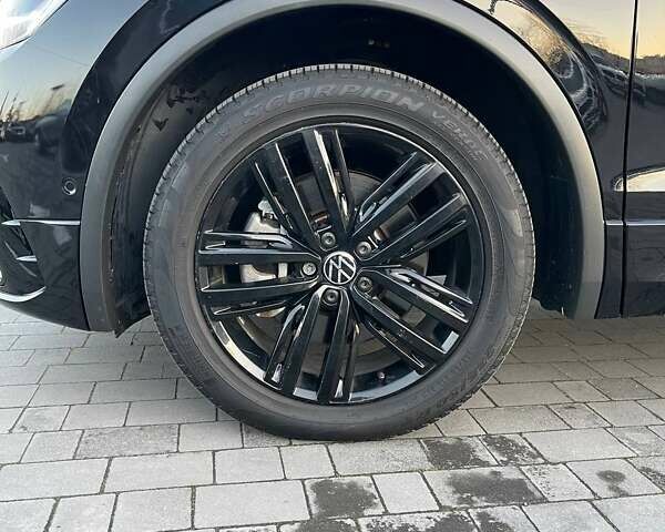 Черный Фольксваген Тигуан, объемом двигателя 2 л и пробегом 49 тыс. км за 25500 $, фото 4 на Automoto.ua