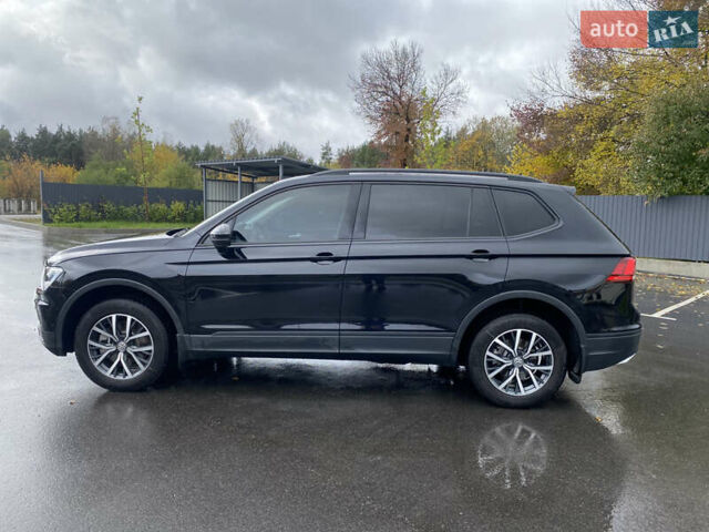 Чорний Фольксваген Тігуан, об'ємом двигуна 1.98 л та пробігом 44 тис. км за 19750 $, фото 9 на Automoto.ua