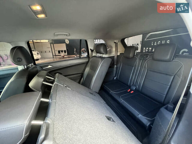 Чорний Фольксваген Тігуан, об'ємом двигуна 2 л та пробігом 56 тис. км за 23700 $, фото 15 на Automoto.ua