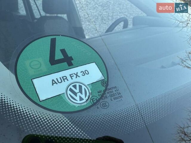 Черный Фольксваген Тигуан, объемом двигателя 2 л и пробегом 180 тыс. км за 29550 $, фото 51 на Automoto.ua