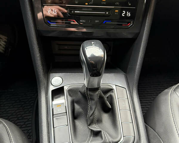 Чорний Фольксваген Тігуан, об'ємом двигуна 1.98 л та пробігом 144 тис. км за 22300 $, фото 15 на Automoto.ua