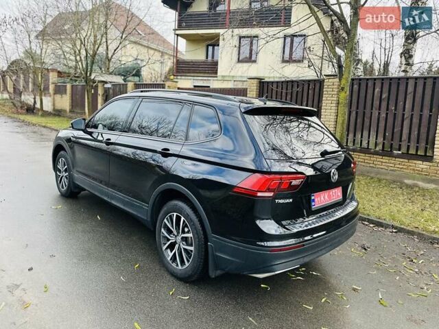 Черный Фольксваген Тигуан, объемом двигателя 2 л и пробегом 40 тыс. км за 17999 $, фото 6 на Automoto.ua