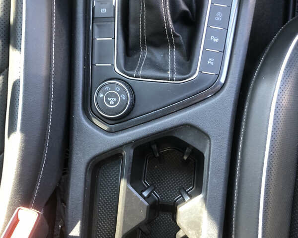 Черный Фольксваген Тигуан, объемом двигателя 1.98 л и пробегом 75 тыс. км за 34699 $, фото 15 на Automoto.ua