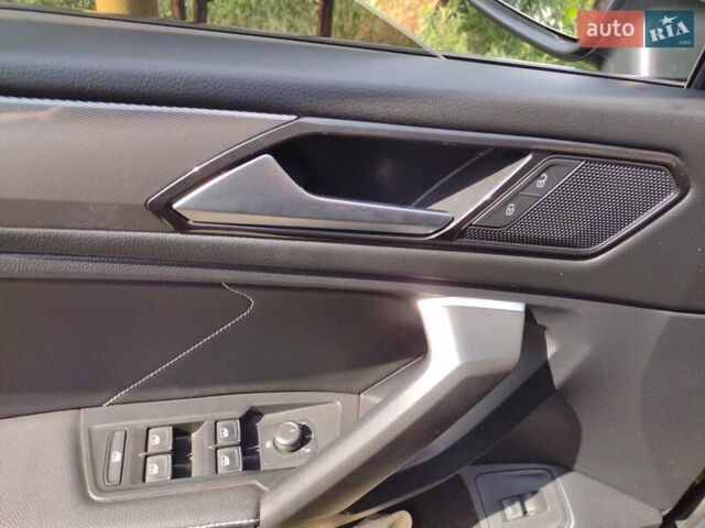 Черный Фольксваген Тигуан, объемом двигателя 2 л и пробегом 27 тыс. км за 25600 $, фото 5 на Automoto.ua