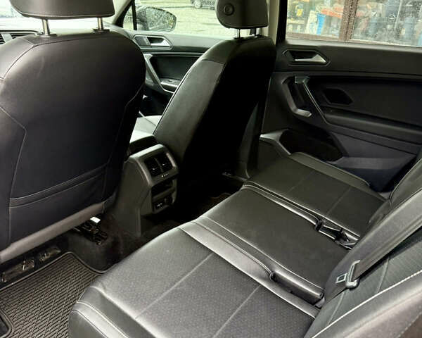 Черный Фольксваген Тигуан, объемом двигателя 1.98 л и пробегом 128 тыс. км за 23000 $, фото 21 на Automoto.ua