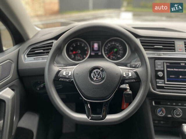 Чорний Фольксваген Тігуан, об'ємом двигуна 1.98 л та пробігом 44 тис. км за 19750 $, фото 27 на Automoto.ua