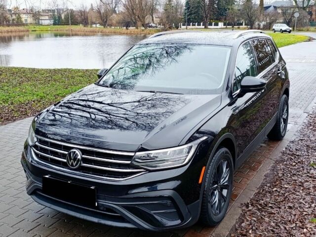 Черный Фольксваген Тигуан, объемом двигателя 0 л и пробегом 66 тыс. км за 13999 $, фото 1 на Automoto.ua