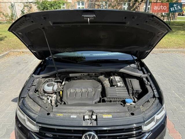 Черный Фольксваген Тигуан, объемом двигателя 1.98 л и пробегом 47 тыс. км за 38500 $, фото 13 на Automoto.ua