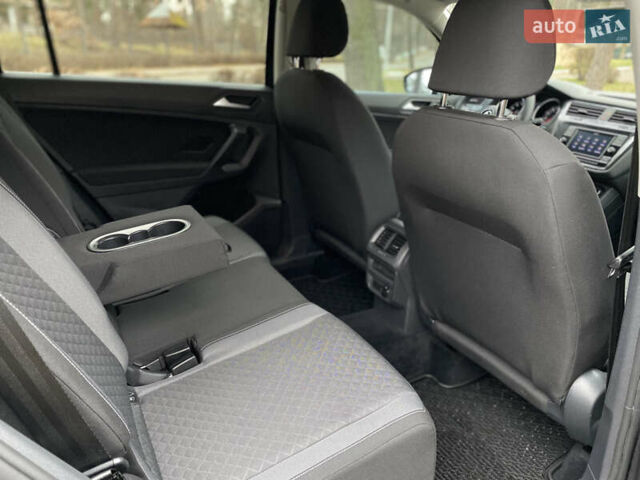 Чорний Фольксваген Тігуан, об'ємом двигуна 1.98 л та пробігом 44 тис. км за 18200 $, фото 31 на Automoto.ua