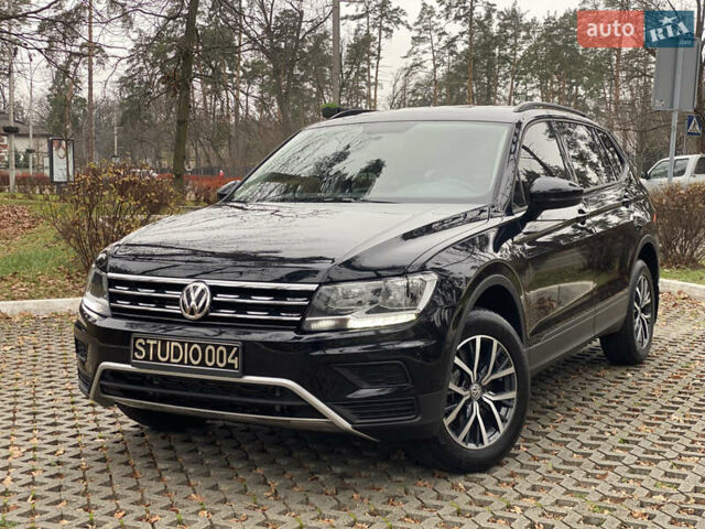 Чорний Фольксваген Тігуан, об'ємом двигуна 1.98 л та пробігом 44 тис. км за 18200 $, фото 1 на Automoto.ua