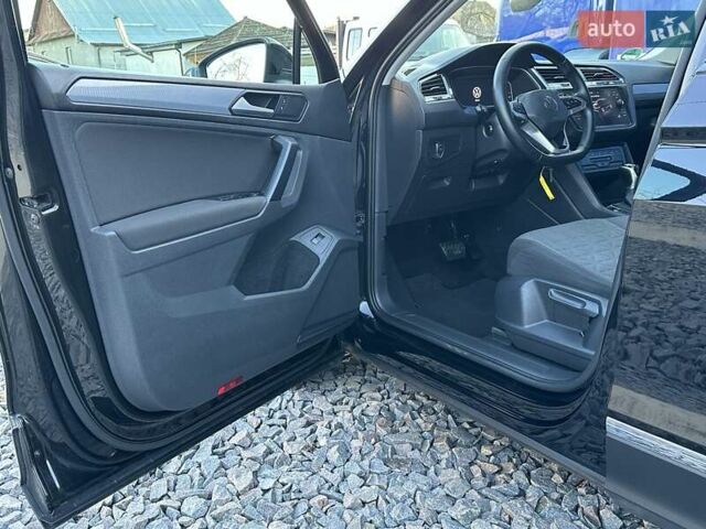 Черный Фольксваген Тигуан, объемом двигателя 2 л и пробегом 180 тыс. км за 29550 $, фото 39 на Automoto.ua