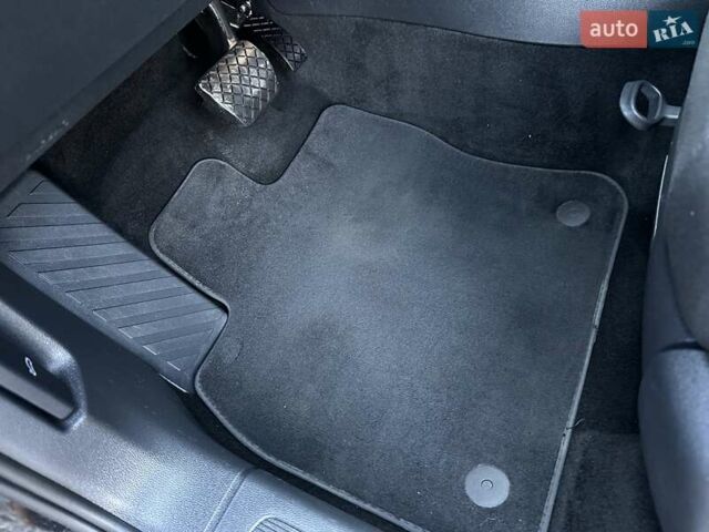 Черный Фольксваген Тигуан, объемом двигателя 2 л и пробегом 180 тыс. км за 29550 $, фото 48 на Automoto.ua