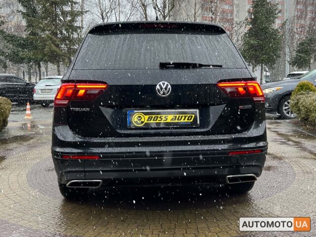 Чорний Фольксваген Тігуан, об'ємом двигуна 2 л та пробігом 37 тис. км за 25800 $, фото 5 на Automoto.ua