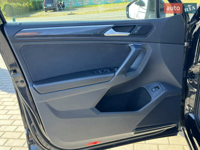 Чорний Фольксваген Тігуан, об'ємом двигуна 1.97 л та пробігом 235 тис. км за 26588 $, фото 12 на Automoto.ua