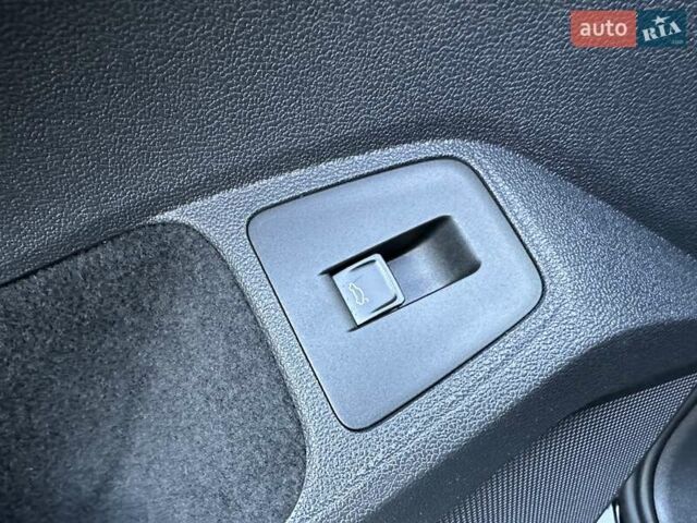 Черный Фольксваген Тигуан, объемом двигателя 2 л и пробегом 180 тыс. км за 29550 $, фото 44 на Automoto.ua