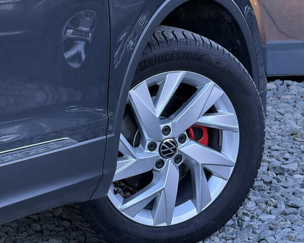 Черный Фольксваген Тигуан, объемом двигателя 2 л и пробегом 165 тыс. км за 29999 $, фото 29 на Automoto.ua