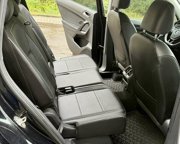 Черный Фольксваген Тигуан, объемом двигателя 1.98 л и пробегом 128 тыс. км за 23000 $, фото 23 на Automoto.ua