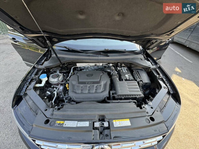 Черный Фольксваген Тигуан, объемом двигателя 1.98 л и пробегом 56 тыс. км за 28000 $, фото 2 на Automoto.ua