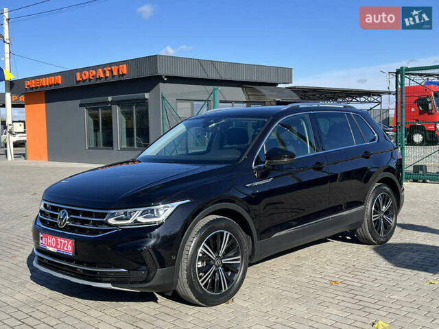 Чорний Фольксваген Тігуан, об'ємом двигуна 1.97 л та пробігом 235 тис. км за 26588 $, фото 2 на Automoto.ua