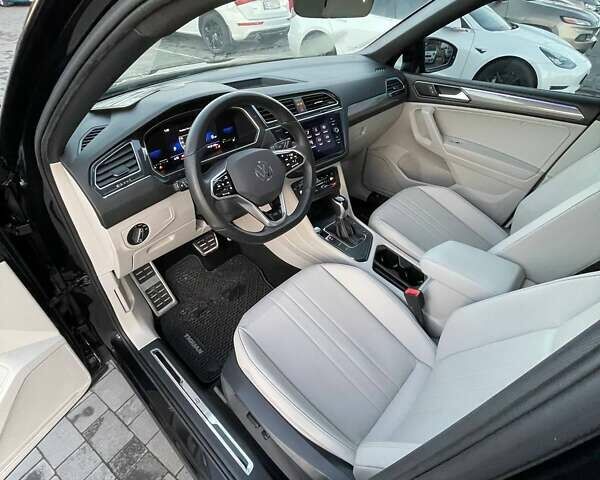 Черный Фольксваген Тигуан, объемом двигателя 2 л и пробегом 49 тыс. км за 25500 $, фото 15 на Automoto.ua