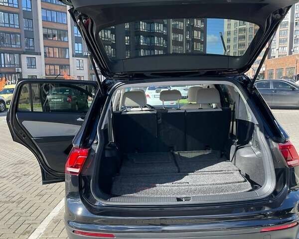 Черный Фольксваген Тигуан, объемом двигателя 2 л и пробегом 49 тыс. км за 20300 $, фото 14 на Automoto.ua