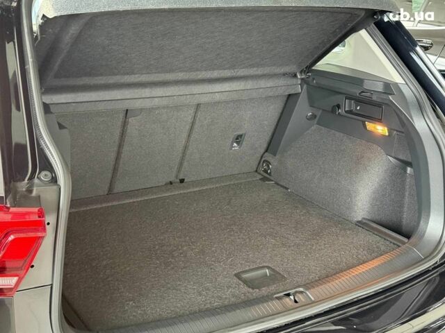 Чорний Фольксваген Тігуан, об'ємом двигуна 2 л та пробігом 56 тис. км за 33990 $, фото 16 на Automoto.ua