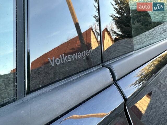 Черный Фольксваген Тигуан, объемом двигателя 2 л и пробегом 180 тыс. км за 29550 $, фото 37 на Automoto.ua