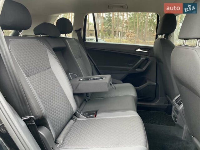 Чорний Фольксваген Тігуан, об'ємом двигуна 1.98 л та пробігом 44 тис. км за 18200 $, фото 32 на Automoto.ua