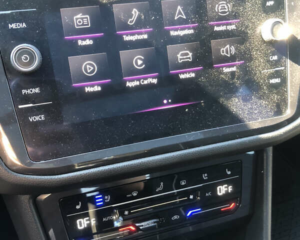 Черный Фольксваген Тигуан, объемом двигателя 1.98 л и пробегом 75 тыс. км за 34699 $, фото 20 на Automoto.ua