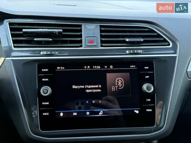 Черный Фольксваген Тигуан, объемом двигателя 2 л и пробегом 165 тыс. км за 29999 $, фото 54 на Automoto.ua