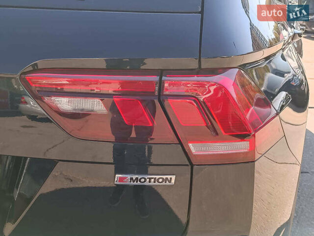 Черный Фольксваген Тигуан, объемом двигателя 2 л и пробегом 46 тыс. км за 22380 $, фото 10 на Automoto.ua