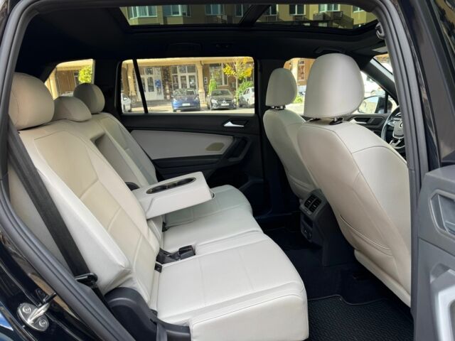 Чорний Фольксваген Тігуан, об'ємом двигуна 2 л та пробігом 123 тис. км за 22000 $, фото 14 на Automoto.ua