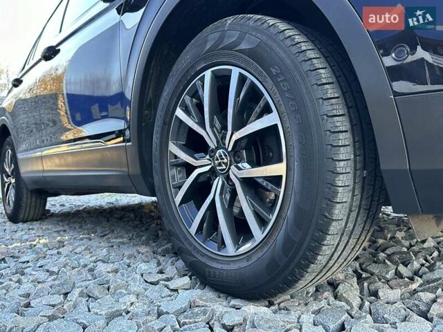 Черный Фольксваген Тигуан, объемом двигателя 2 л и пробегом 180 тыс. км за 29550 $, фото 17 на Automoto.ua