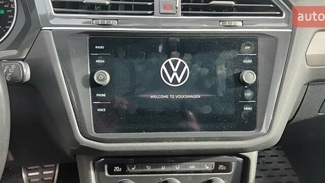 Чорний Фольксваген Тігуан, об'ємом двигуна 2 л та пробігом 123 тис. км за 22500 $, фото 26 на Automoto.ua