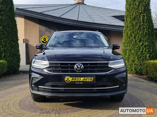 Чорний Фольксваген Тігуан, об'ємом двигуна 2 л та пробігом 25 тис. км за 28400 $, фото 1 на Automoto.ua