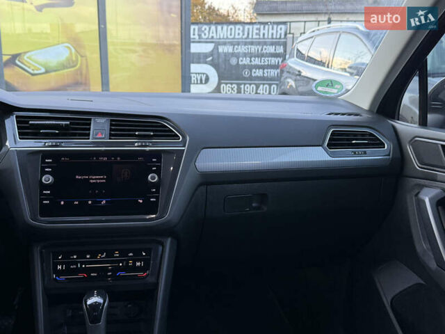 Черный Фольксваген Тигуан, объемом двигателя 2 л и пробегом 165 тыс. км за 29999 $, фото 40 на Automoto.ua