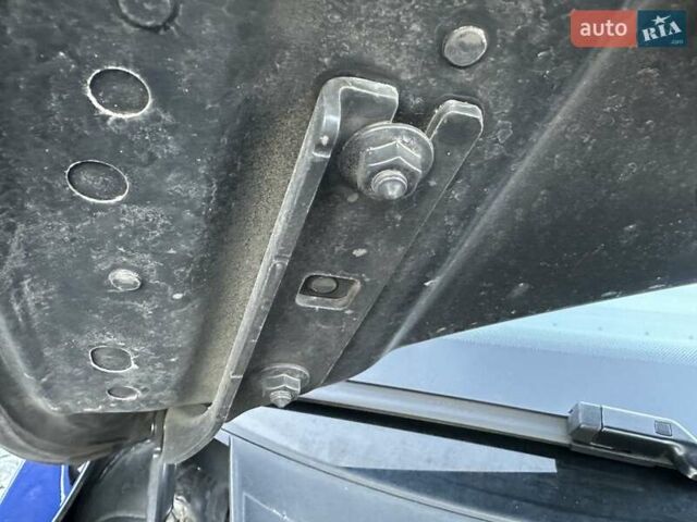 Черный Фольксваген Тигуан, объемом двигателя 2 л и пробегом 180 тыс. км за 29550 $, фото 123 на Automoto.ua