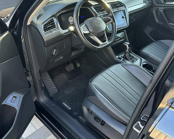 Черный Фольксваген Тигуан, объемом двигателя 1.98 л и пробегом 85 тыс. км за 25000 $, фото 5 на Automoto.ua