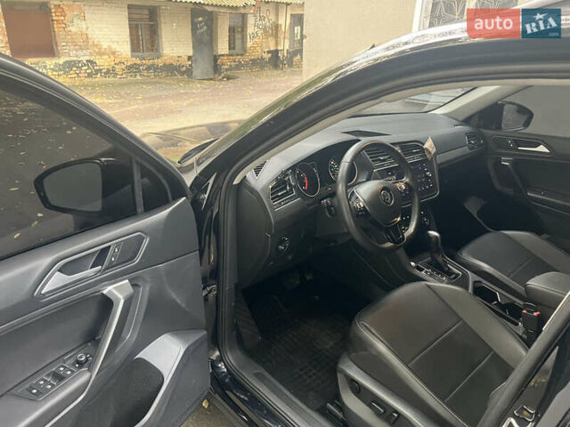 Чорний Фольксваген Тігуан, об'ємом двигуна 2 л та пробігом 56 тис. км за 23700 $, фото 10 на Automoto.ua