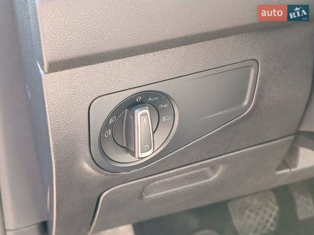 Черный Фольксваген Тигуан, объемом двигателя 2 л и пробегом 46 тыс. км за 22380 $, фото 26 на Automoto.ua