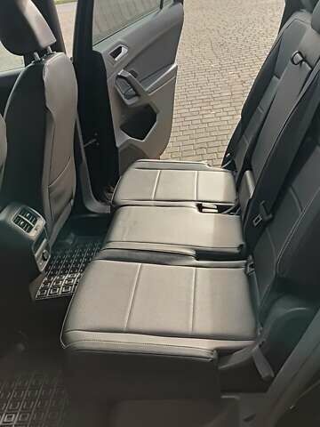 Чорний Фольксваген Тігуан, об'ємом двигуна 2 л та пробігом 123 тис. км за 22500 $, фото 20 на Automoto.ua