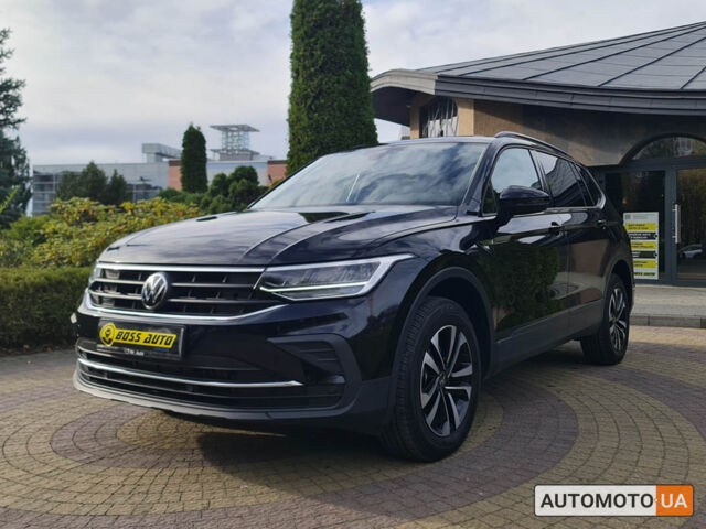 Чорний Фольксваген Тігуан, об'ємом двигуна 2 л та пробігом 25 тис. км за 28400 $, фото 2 на Automoto.ua