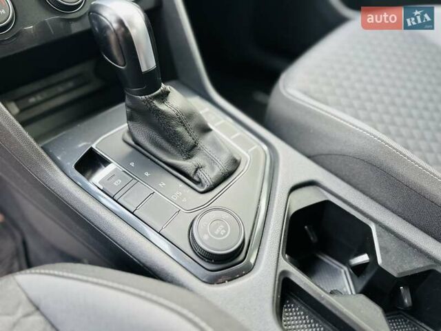 Черный Фольксваген Тигуан, объемом двигателя 2 л и пробегом 40 тыс. км за 17999 $, фото 29 на Automoto.ua