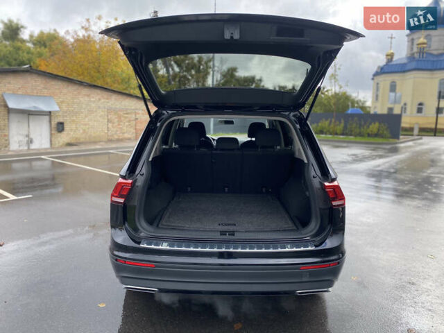 Чорний Фольксваген Тігуан, об'ємом двигуна 1.98 л та пробігом 44 тис. км за 19750 $, фото 41 на Automoto.ua