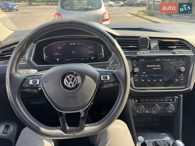 Черный Фольксваген Тигуан, объемом двигателя 1.98 л и пробегом 56 тыс. км за 28000 $, фото 16 на Automoto.ua