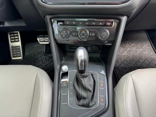 Чорний Фольксваген Тігуан, об'ємом двигуна 2 л та пробігом 123 тис. км за 22000 $, фото 22 на Automoto.ua