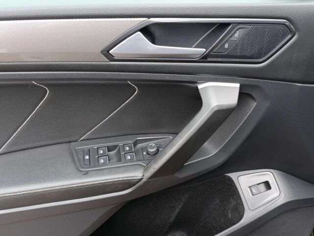 Черный Фольксваген Тигуан, объемом двигателя 0 л и пробегом 66 тыс. км за 13999 $, фото 11 на Automoto.ua