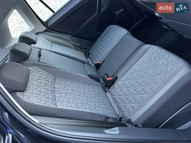 Черный Фольксваген Тигуан, объемом двигателя 2 л и пробегом 180 тыс. км за 29550 $, фото 88 на Automoto.ua