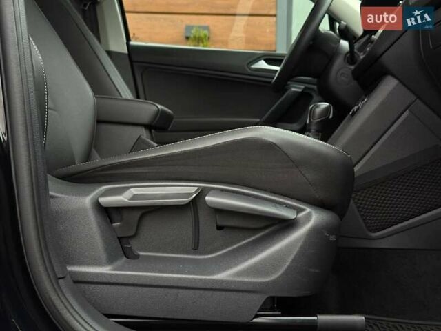 Черный Фольксваген Тигуан, объемом двигателя 1.98 л и пробегом 90 тыс. км за 21500 $, фото 72 на Automoto.ua